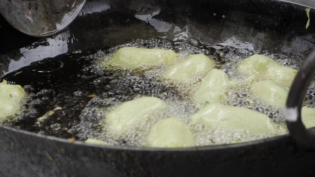 Sizzling Street Food - Delicious Indian Delights