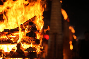 Magical Campfire Blaze Under the Stars / 日本三奇祭「吉田の火祭り」松明の炎が作り出す幻想世界