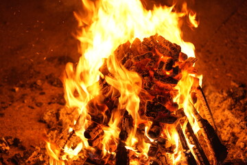 Flaming Torch with Sparks in the Darkness / 日本三奇祭「吉田の火祭り」松明の炎が作る神秘の瞬間