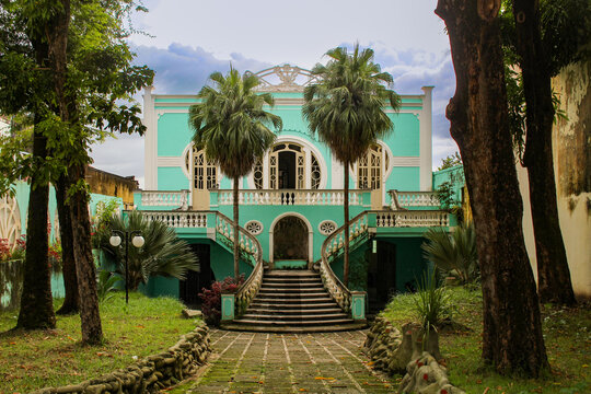 Facade of the building of the State School of Music of Maranh&atilde;o - Lilah Lisboa de Ara&uacute;jo, in the historic center of the city of S&atilde;o Luis, Maranh&atilde;o, Brazil
