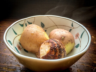 器に盛られた蒸しじゃがいも / Steamed Potatoes in Bowl