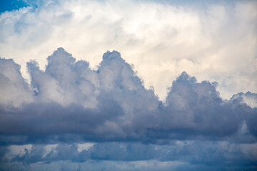 Fototapeta premium 奄美大島の夏雲。雲。積乱雲。