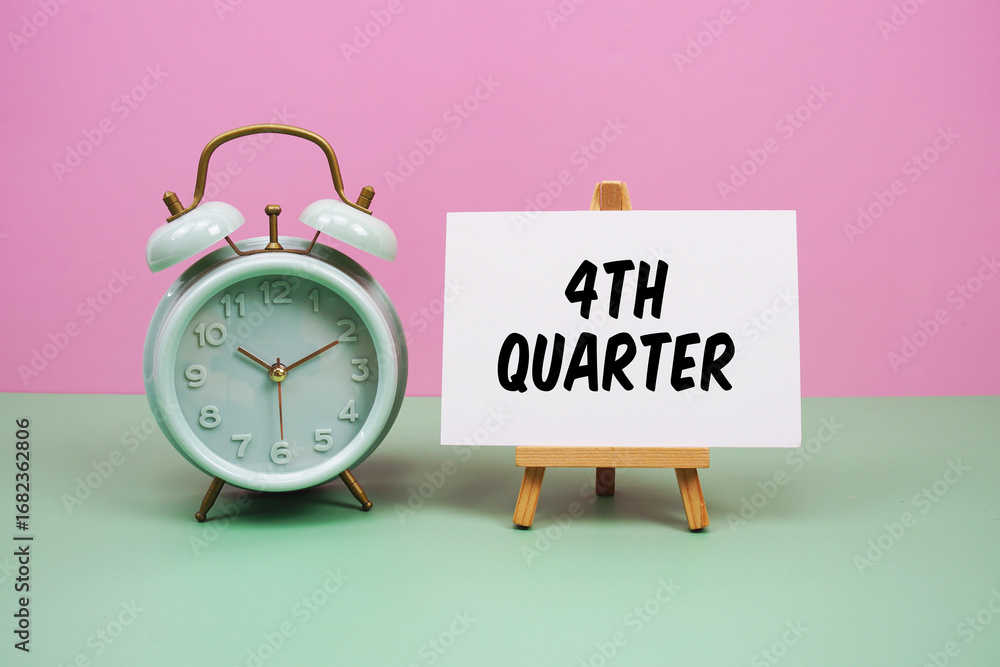 Aufkleber forth quarter text with alarm clock on pink and green background