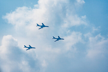 Air echelons fly over Beijing Chang'an Avenue during victory Day parade