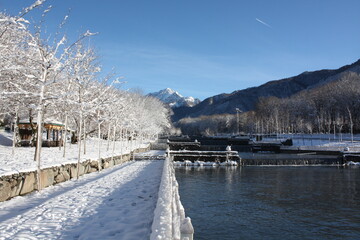 Obraz premium river in winter