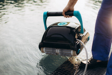 Pool cleaner holding automatic robot for cleaning swimming pool