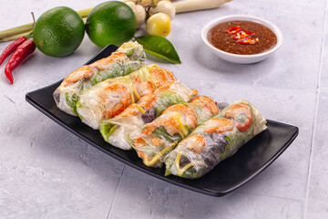 Vietnamese spring roll with prawn