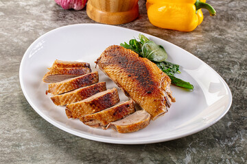 Roasted duck breast with slices