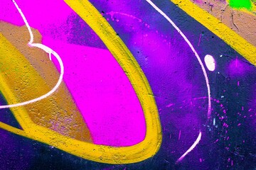 Vibrant graffiti wall art with neon pink, purple, yellow. Retro 80s style, bold abstract lines, urban street art. Posters, digital art, creative banner, urban visuals.