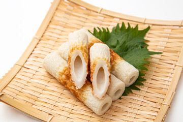 笊に乗ったちくわ　