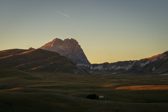 Tramonto a Campo Imperatore con Gran Sasso