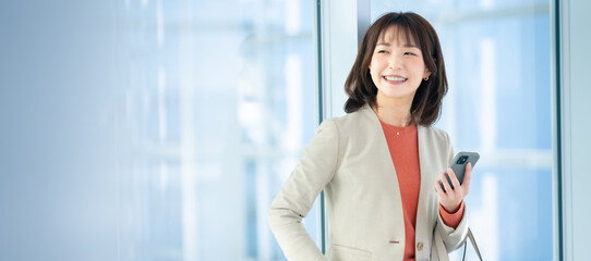 スマホ　女性