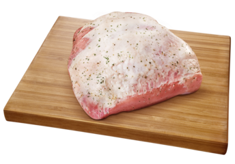 Tábua de servir com pernil suíno desossado isolado em fundo transparente