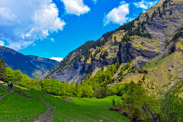 Wanderweg von Weisstannen im Weisstannental zur Wasserfallarena von Batöni, Mels, Kanton St. Gallen 