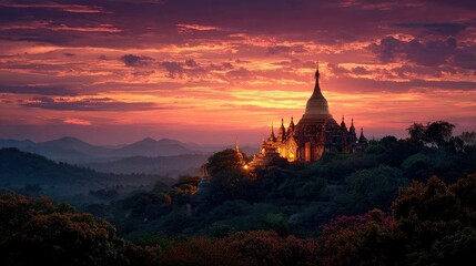 Obraz premium Majestic Sunset Over Ancient Temple in Bagan, Myanmar Landscape