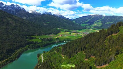 Naklejka premium mountain landscape with lake