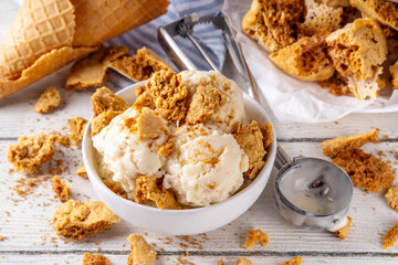 Honeycomb crunch ice cream, tasty brown sugar gelato with dalgona honeycomb crunch on it, tasty viral dessert