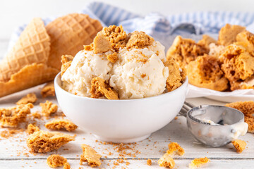 Honeycomb crunch ice cream, tasty brown sugar gelato with dalgona honeycomb crunch on it, tasty viral dessert