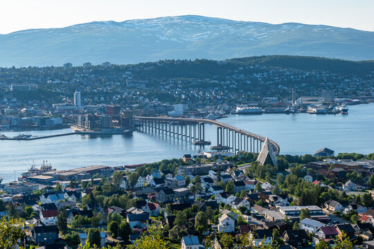 Tromso, la capitale del circolo polare artico, sull'isola di Troms&oslash;ya