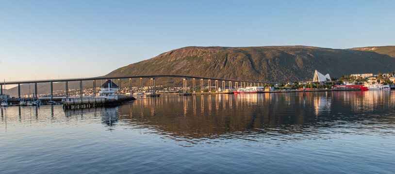 Tromso, la capitale del circolo polare artico, sull'isola di Troms&oslash;ya