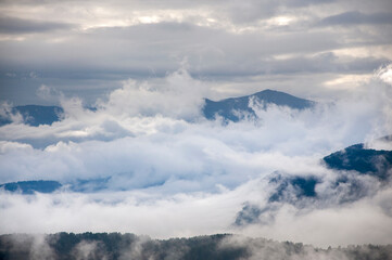 Cumbres entre las nubes.