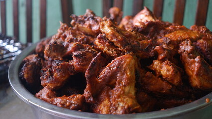 Grilled chicken in soy sauce that has just been cooked and is ready to be served.