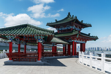 Obraz premium A traditional Chinese garden pavilion