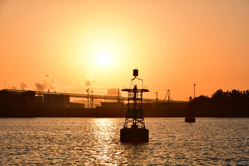 夕暮れの海
