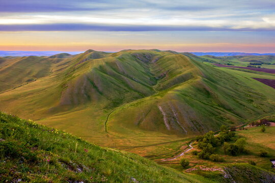 Magnificent landscape of the Karama Runtau ridge at sunset on a spring day