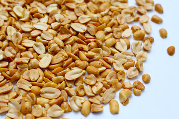 Roasted peanuts for snacking, or used as toppings for various dishes.