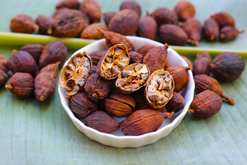Dried Black Cardamom or Greater Cardamom
