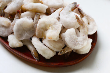 Frosted shrimps preserved for cooking