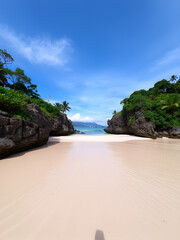 Obraz premium beach of pulau kadidiri, togians island, sulawesi, indonesia, pa