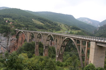 Fototapeta premium bridge in the mountains