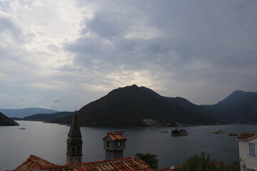 sea and mountains