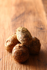 里芋　木目バック