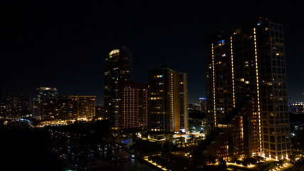 Obraz premium miami, noche, edificios, edificio, kuces, dron, mar, ciudad Miami, night, buildings, building, Kuces, drone, sea, city