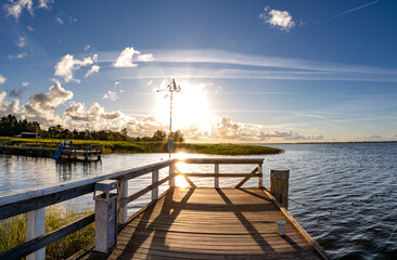 Holzsteg im Hafen in Wieck a. Dar&szlig;.