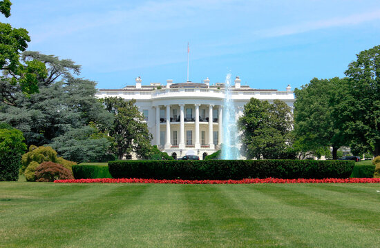 Iconic US Monuments on Sunny Day
