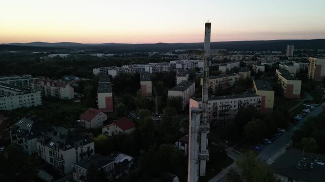 Kielce - Polska - niesamowity zach&oacute;d słońca nagrany dronem z centrum miasta