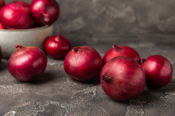 Shallot onion on the kitchen table. onion slice. onion rings. Fresh red Onion. Natural, fresh, vegetarian food. Agricultural products. Healthy eating. Vegetables. Farmer's market.