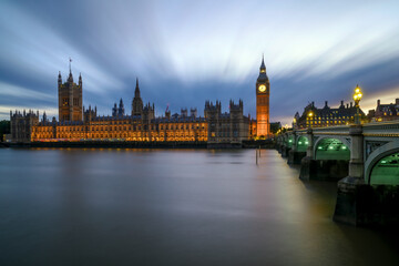 Fototapeta premium Big Ben Elizatbeth Tower Long Exposure Panoramic Photo During Sunset with Incredible Skyline
