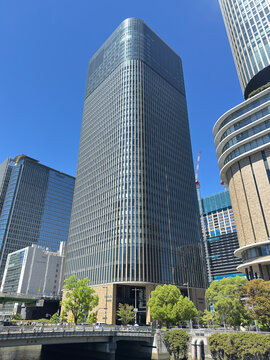 中之島フェスティバルタワーウエスト（大阪市北区。帝人大阪本社、共和薬品工業本社、コンラッド大阪など）