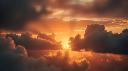 Naklejka premium Fiery Sunset Golden Rays Piercing Through Dramatic Cloudscape