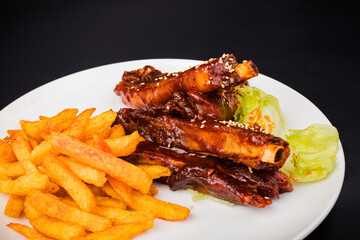 grilled chicken wings with fries