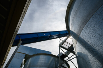 Metal grain storage silos - horizontal