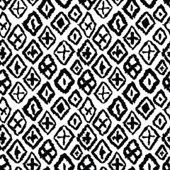 Black and white geometric pattern featuring a series of triangles arranged in a repeating design.