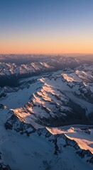 夕焼けの氷河峰