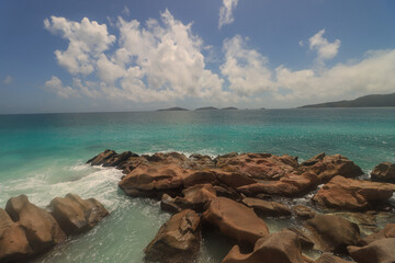 Traumziel Seychellen; Horizont von La Digue mit den Inseln Grande Soeur und Felicite