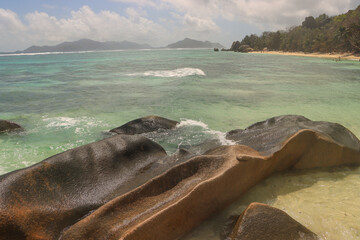 "Badewannen" aus Granit am Traumstrand Anse Source d'Argent auf La Digue (Seychellen)